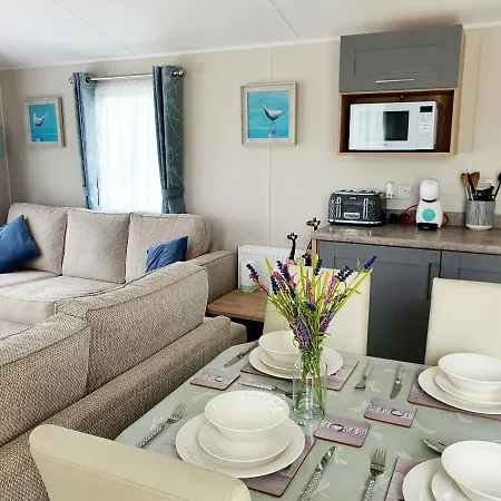 Premium Accommodation With Luxury Hot-Tub And Decking Area, Near Fantasy Island Ingoldmells Exterior foto