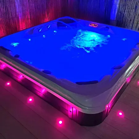 Premium Accommodation With Luxury Hot-Tub And Decking Area, Near Fantasy Island Ingoldmells Exterior foto