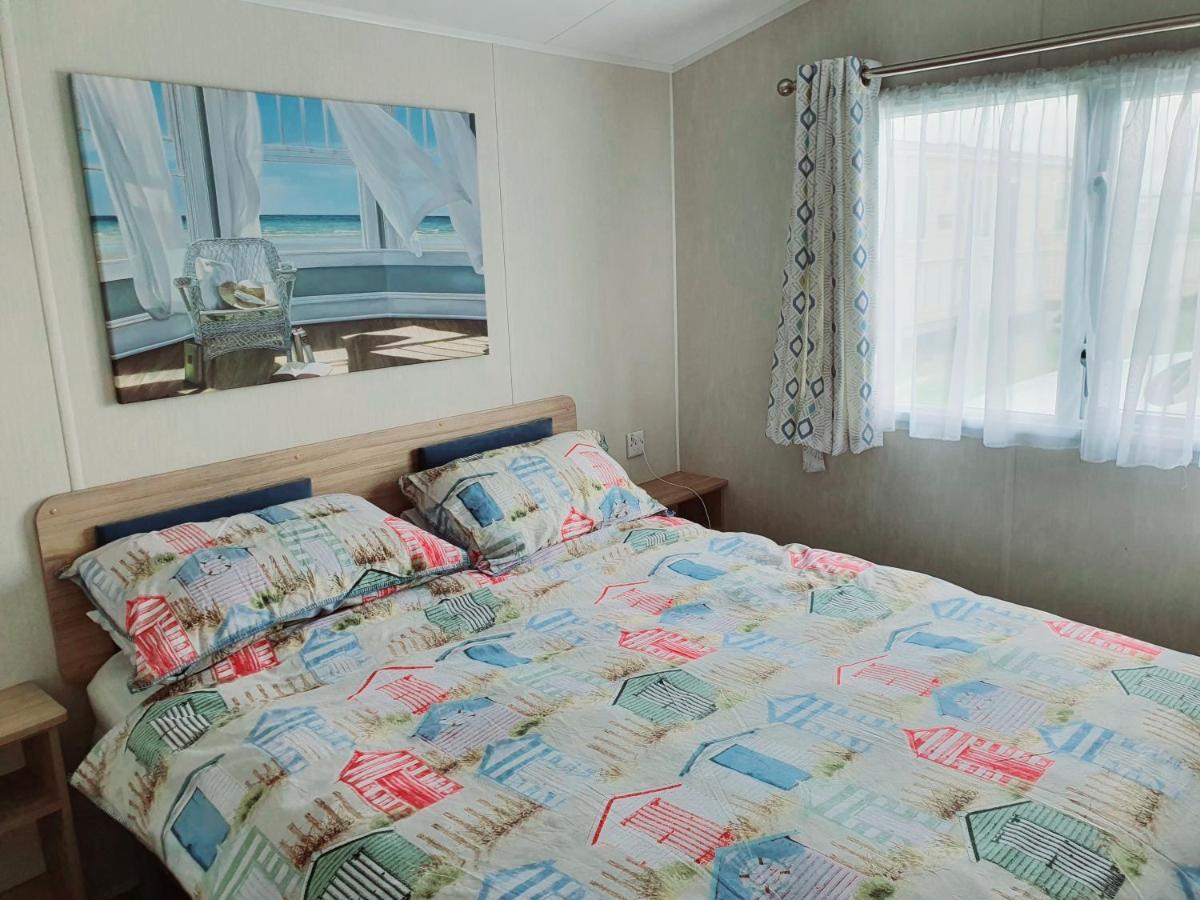 Premium With Luxury Hot-tub And Decking Area, Near Fantasy Island Casa vacanze *