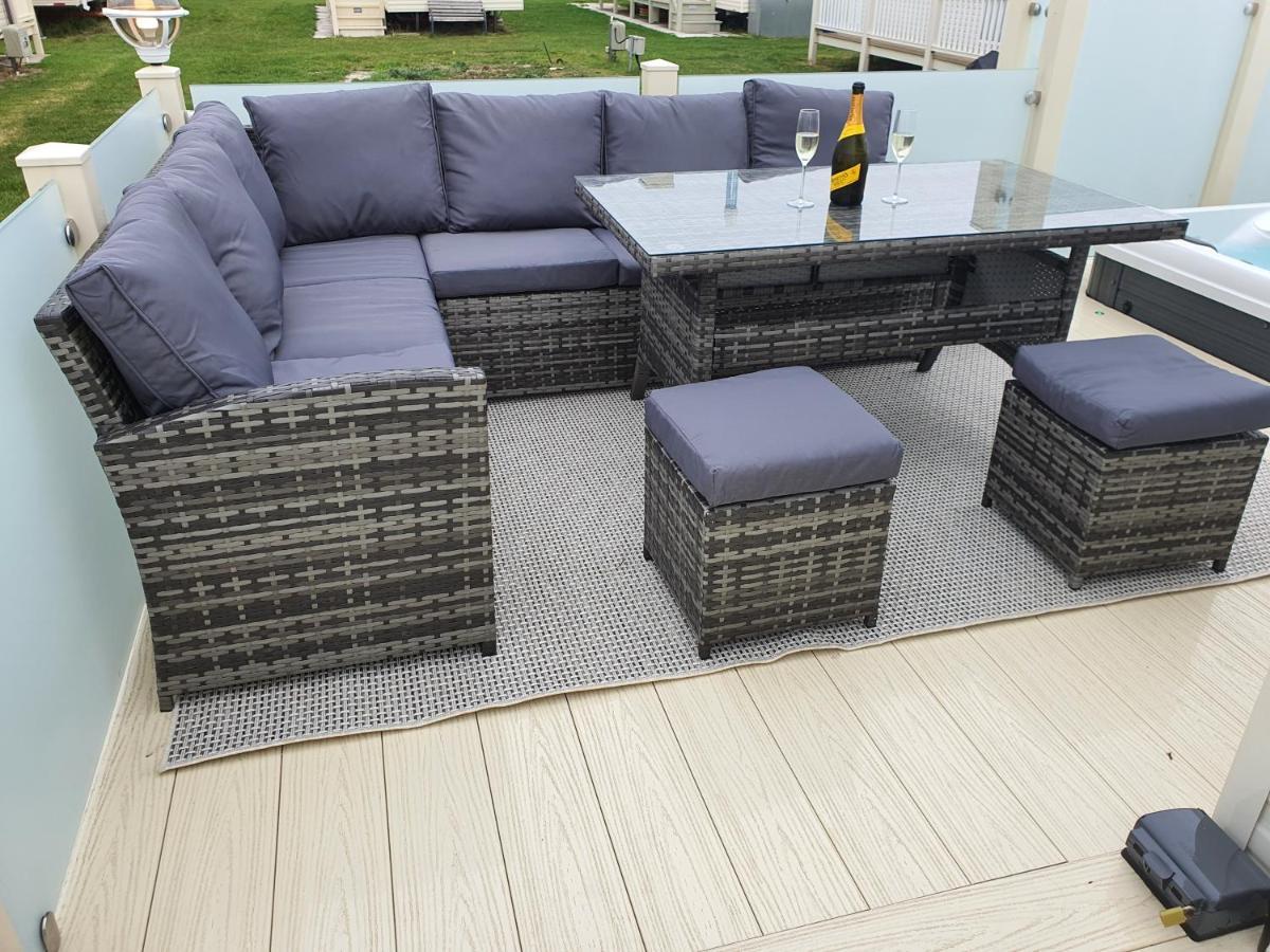 Casa vacanze Premium With Luxury Hot-tub And Decking Area, Near Fantasy Island *